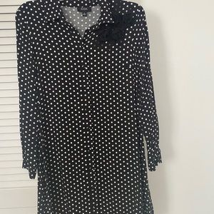 Polka Dots White women Tunic With appliqué black flower. Size M